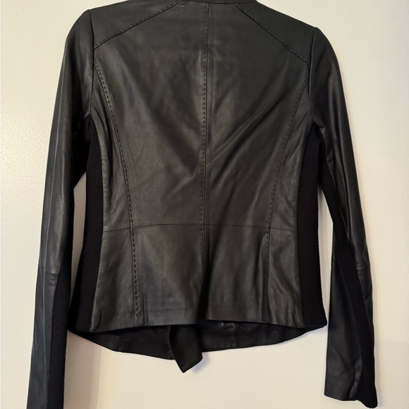 Vince leather jacket. New without tag . Original price 995$. XS size - Picture 2 of 5